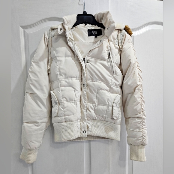Winter Jacket - Picture 1 of 15